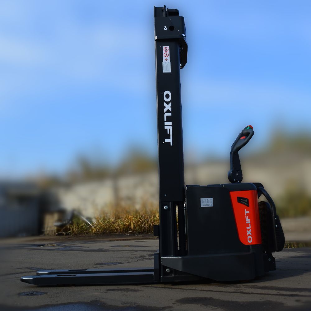 Самоходный штабелер с платформой оператора OXLIFT Premium PS 1546 1500 кг 4.6 м FFL