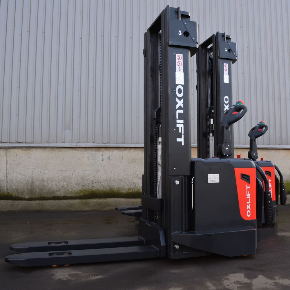Самоходный штабелер с платформой оператора OXLIFT Premium PS 1555 1500 кг 5.5 м FFL